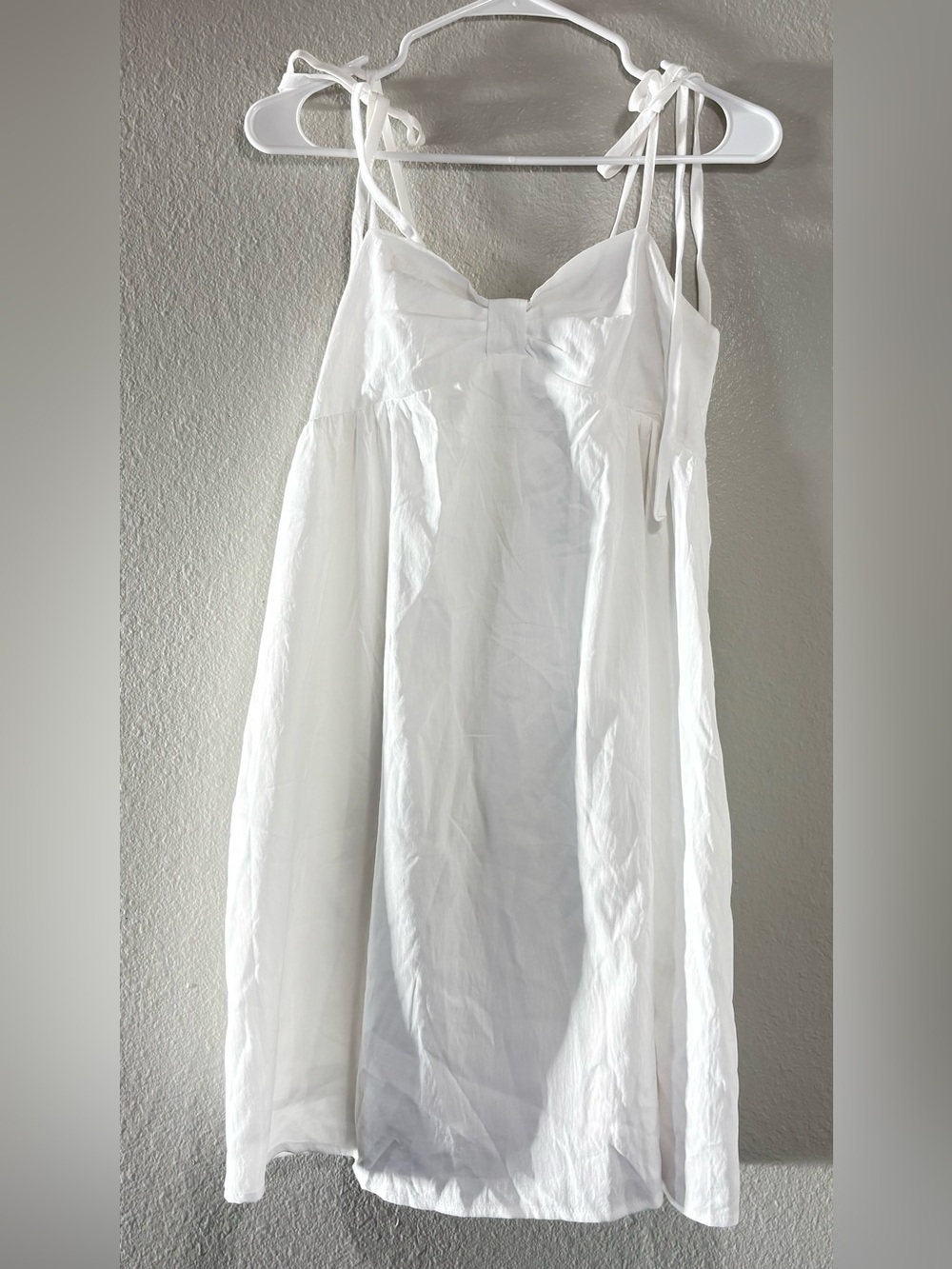 White summer sleeveless dress